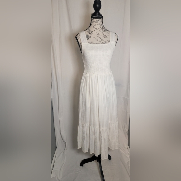 Kay and Jay Dresses & Skirts - NWT Kay And Jay White Smocked Dress